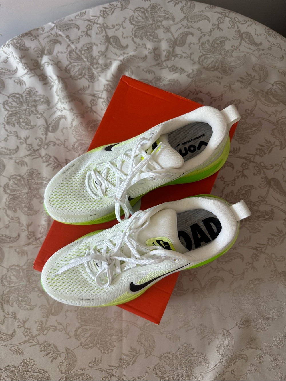 Nike Vomero 18 - Picture 2 of 4